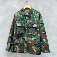 Load image into Gallery viewer, 89’ Military USAF Woodland Camo Field Jacket Shirt
