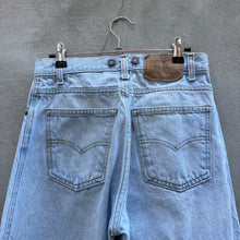 Load image into Gallery viewer, 90’s Levi’s 552 Jeans
