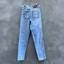 Load image into Gallery viewer, 90’s Levi’s 552 Jeans
