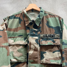 Load image into Gallery viewer, 90’s Military Woodland Camo Jacket
