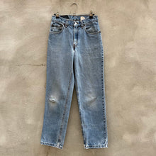 Load image into Gallery viewer, 90’s Levi’s 512 Jeans
